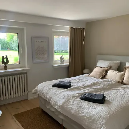 Komfortable Fuer Bis Zu 6 Personen In Rheinnaehe,messe,phantasialand Appartement