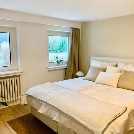 Komfortable Fuer Bis Zu 6 Personen In Rheinnaehe,messe,phantasialand Appartement *